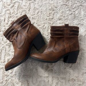 Arizona jeans Brown Ankle Boots women’s size 7.5